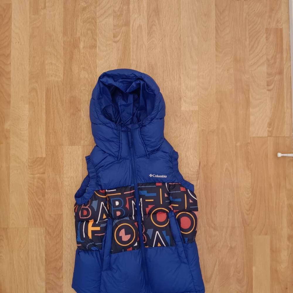 Columbia Women's Blue Puffer Vest For Winter - Picture 6 of 9